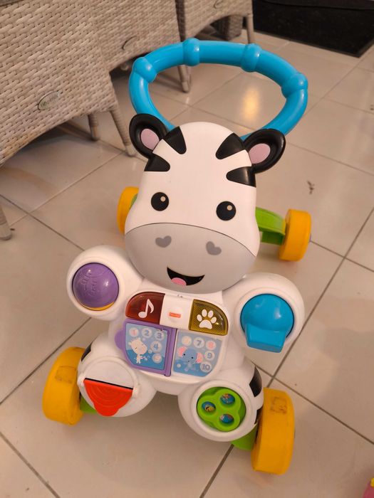 Brinquedo para descobrir o mundo infantil