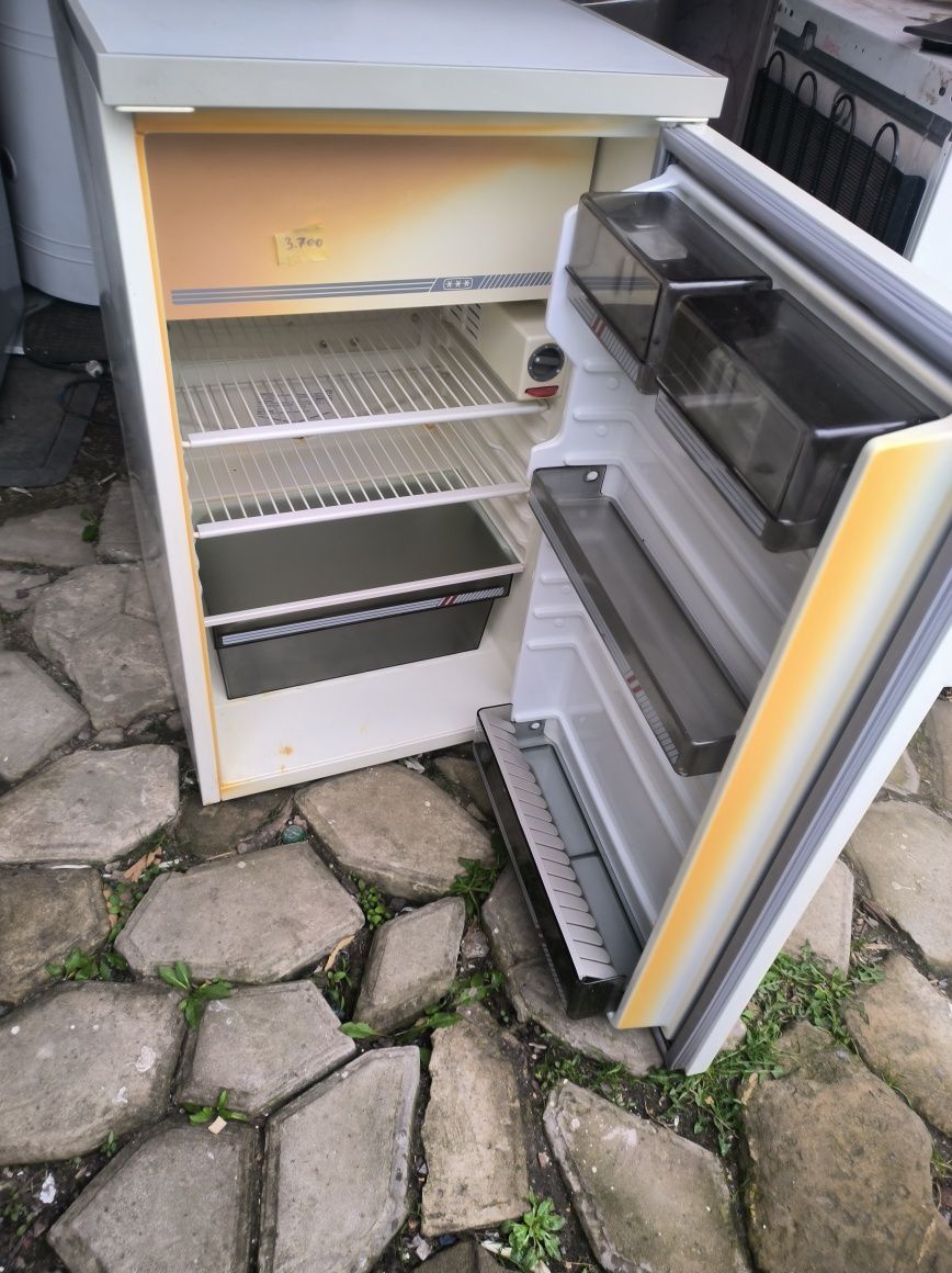 Германський маленький холодильник