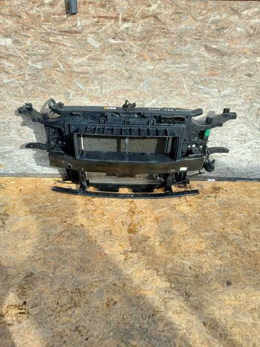 Hyundai Kona I передня панель,телевізор