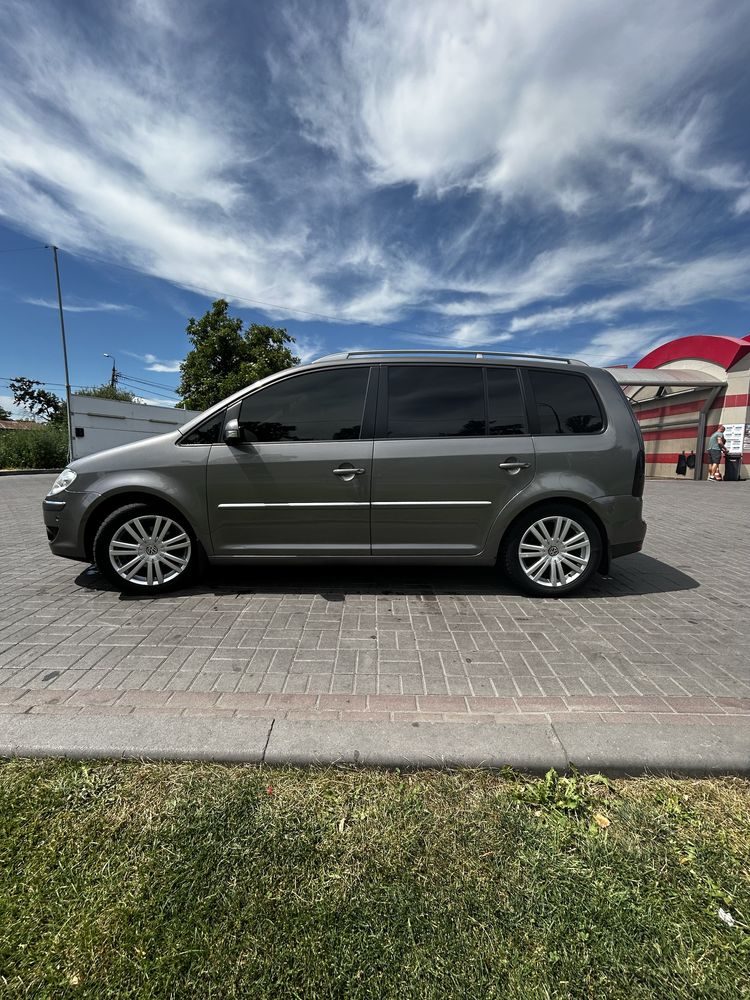 Volkswagen Touran 2007 года