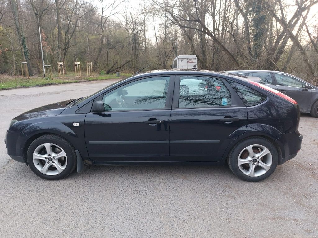 Ford Focus 2005, hatchback, 1.6 z lpg