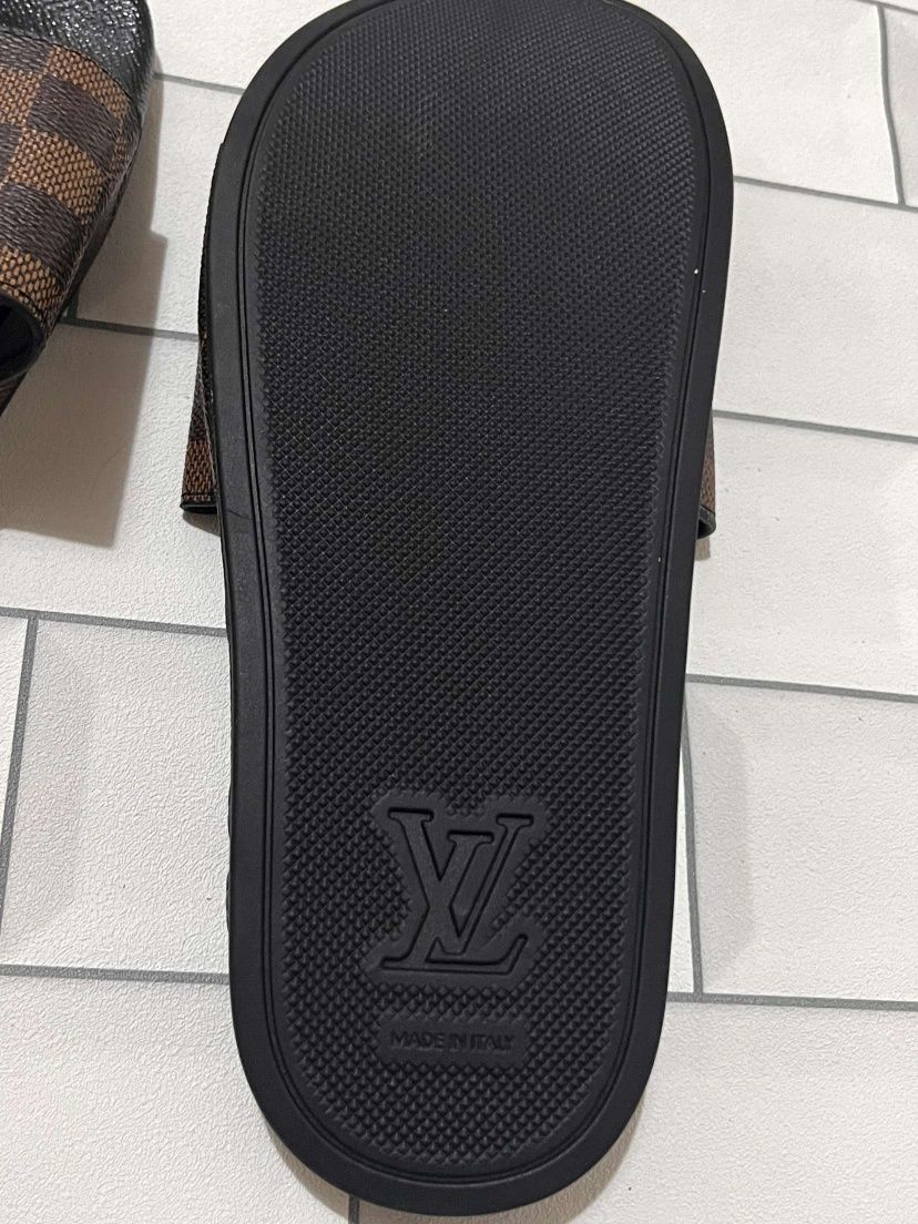 Piękne klapki Louis Vuitton nowe rozm 41