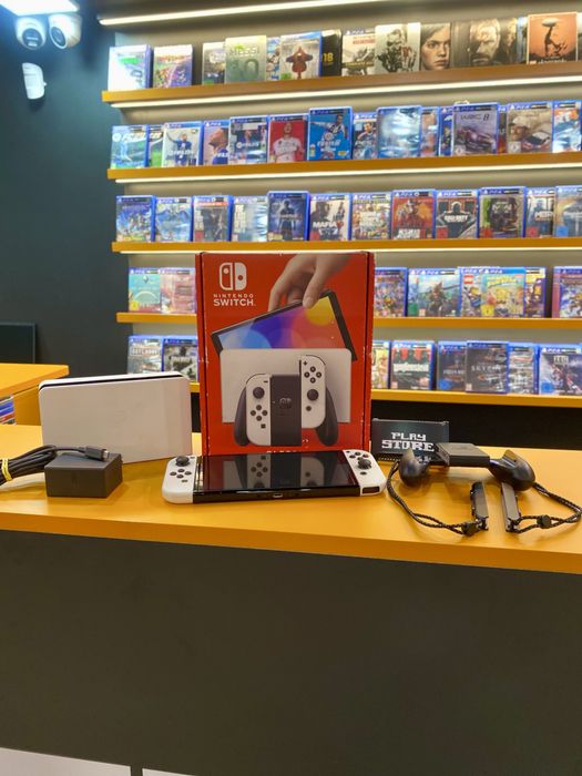 Nintendo Switch OLED з іграми у комплекті