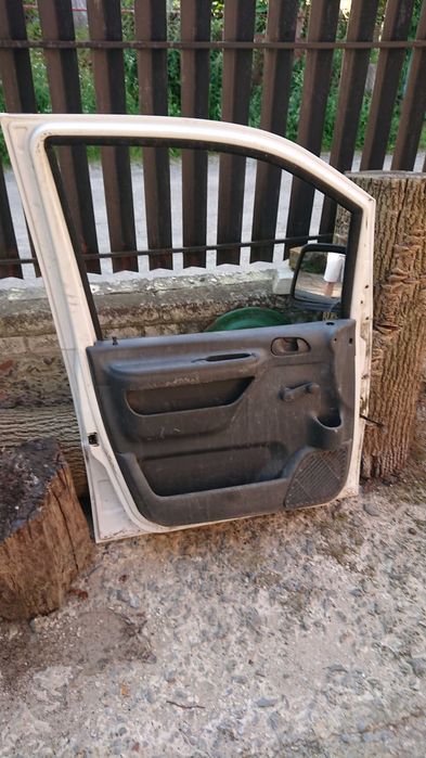 Дверка водійська до Пежо Експерт 1999 року в повній комплектності