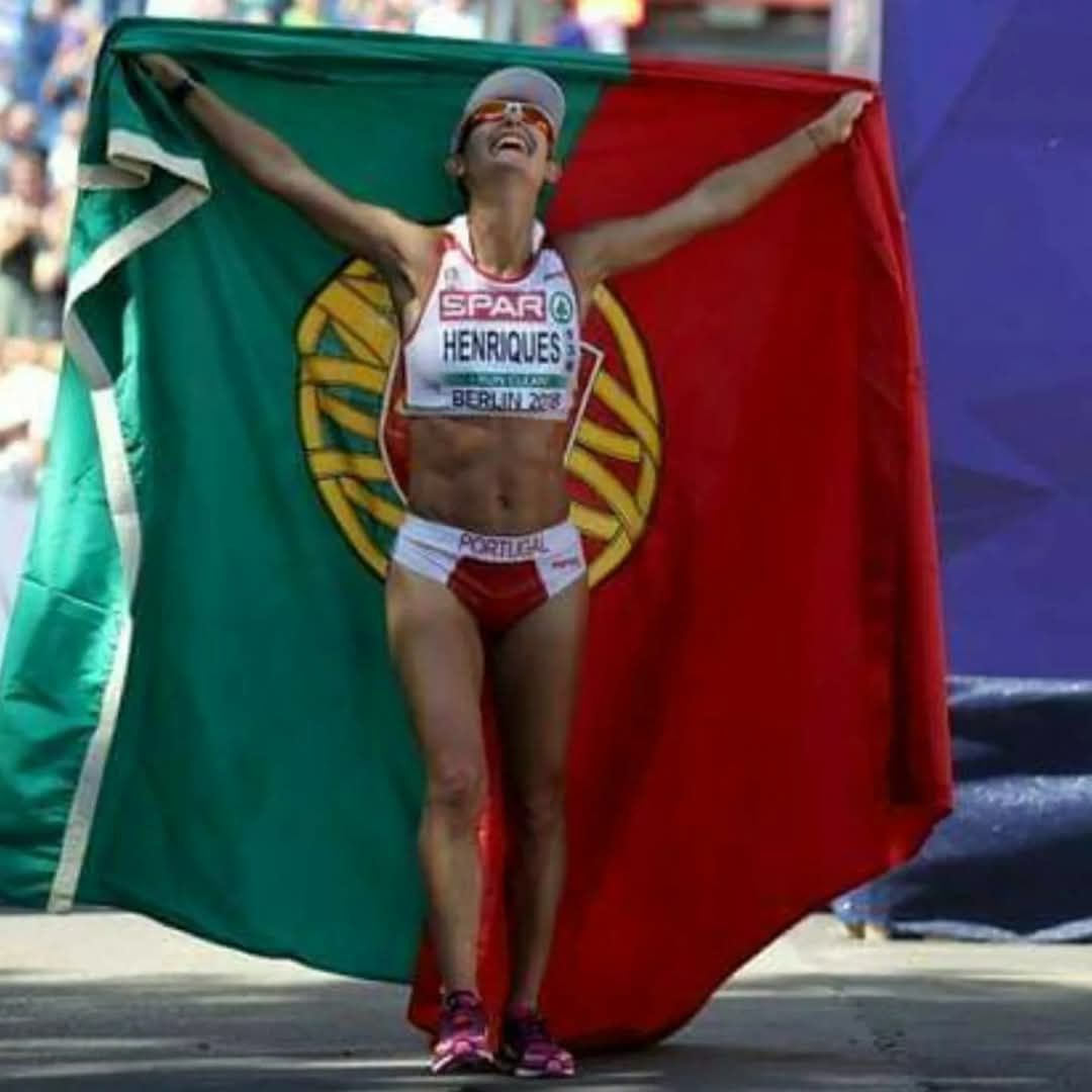 Camisola (T-shirt) autografada de maratonista Inês Henriques