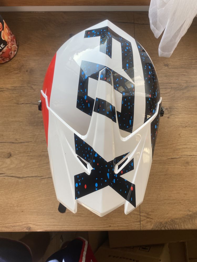 Kask full face od firmy fox