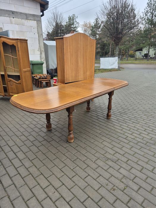 Stol owalny rozkładany