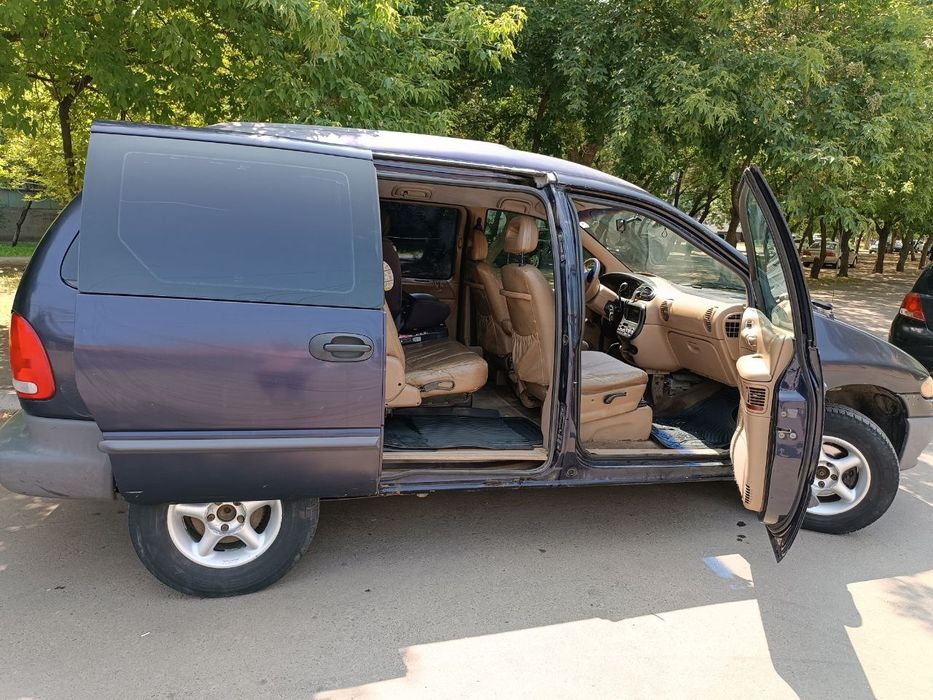 Dodge Ram Van 2.4