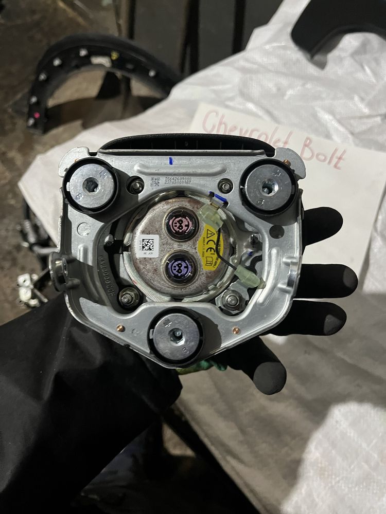 Bolt euv 22-23 рік подушка керма airbag