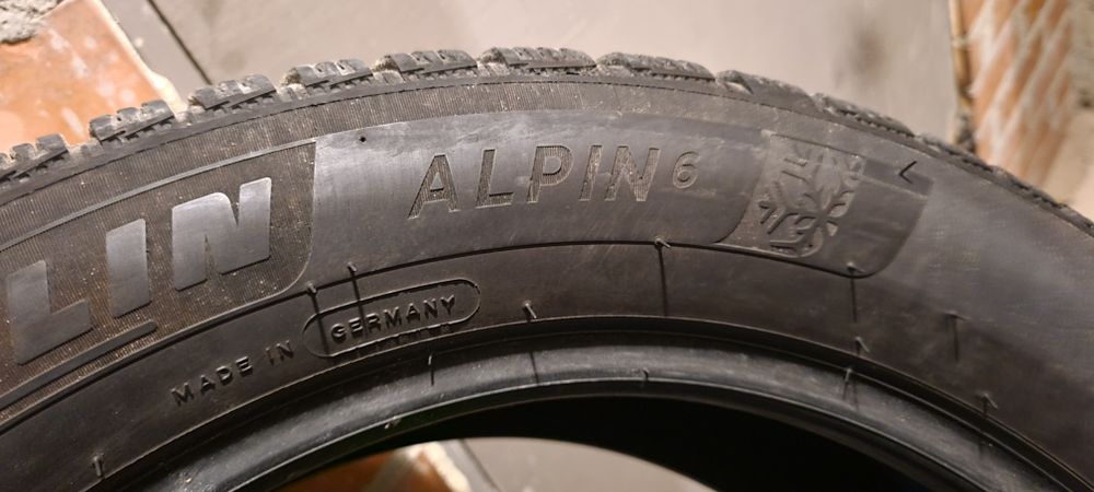 Зимові шини 215/55 R17 Michelin Alpin 6!