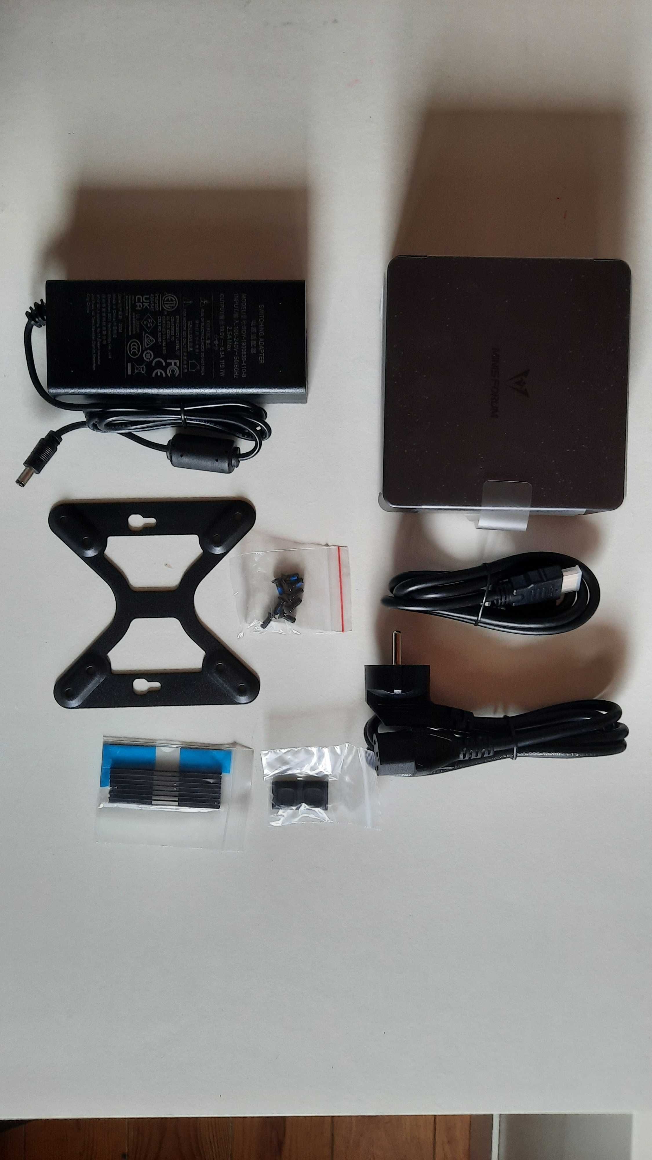 Barbone MiniPC- Minisforum Venus Series UM790 Pro - AMD Ryzen 9 7940HS