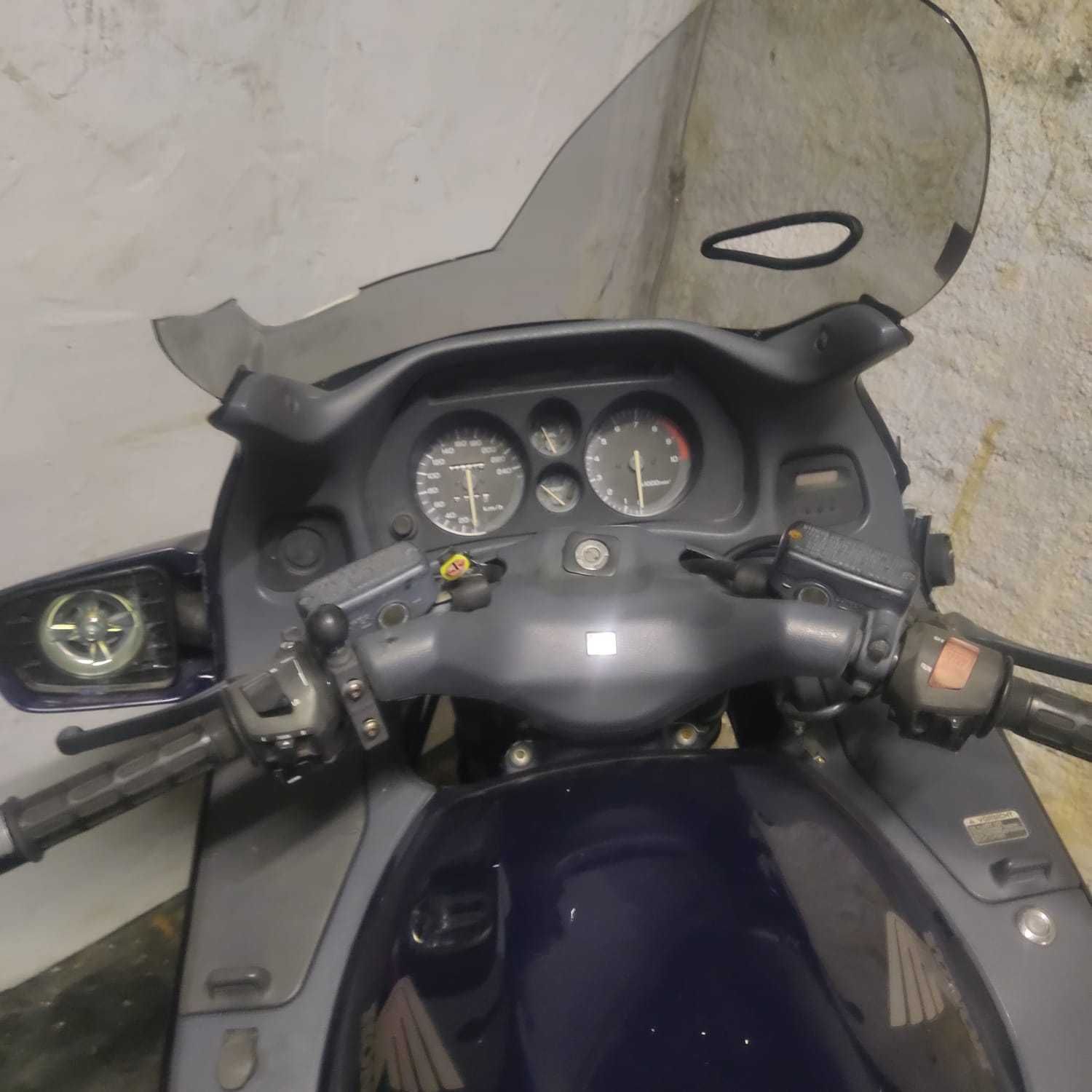 honda st1100 european danificada