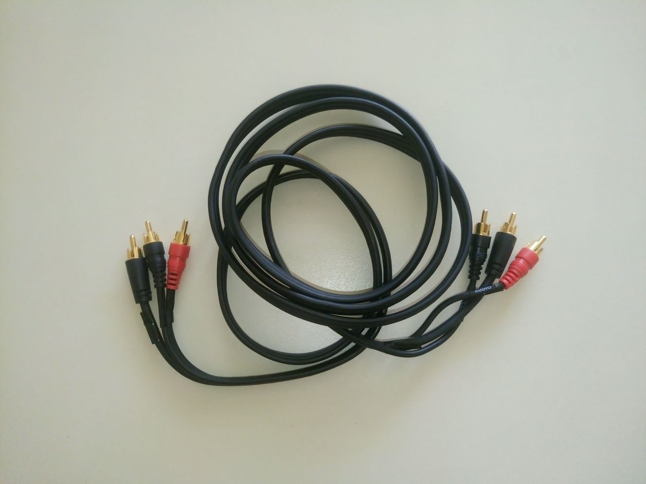 Продам кабель 3 RCA/3RCA 2 метра