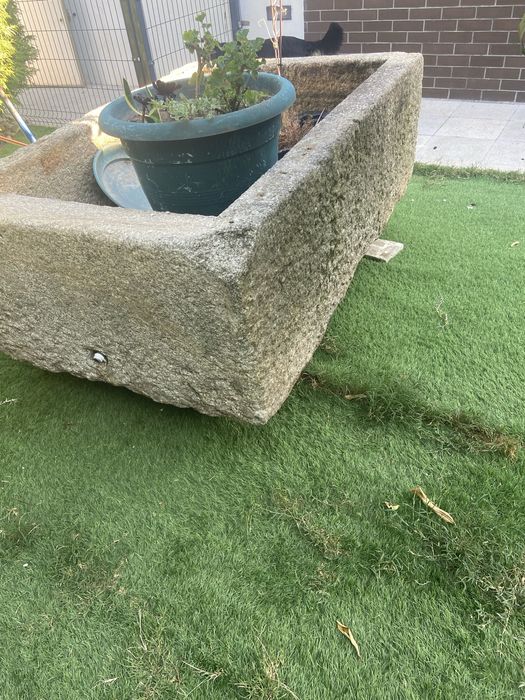 Tanque em pedra rustico