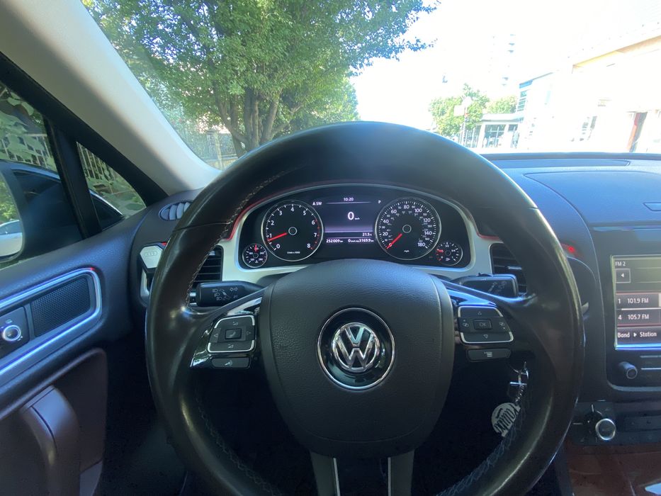 Volkswagen Touareg NF 2011 3.6 бензин