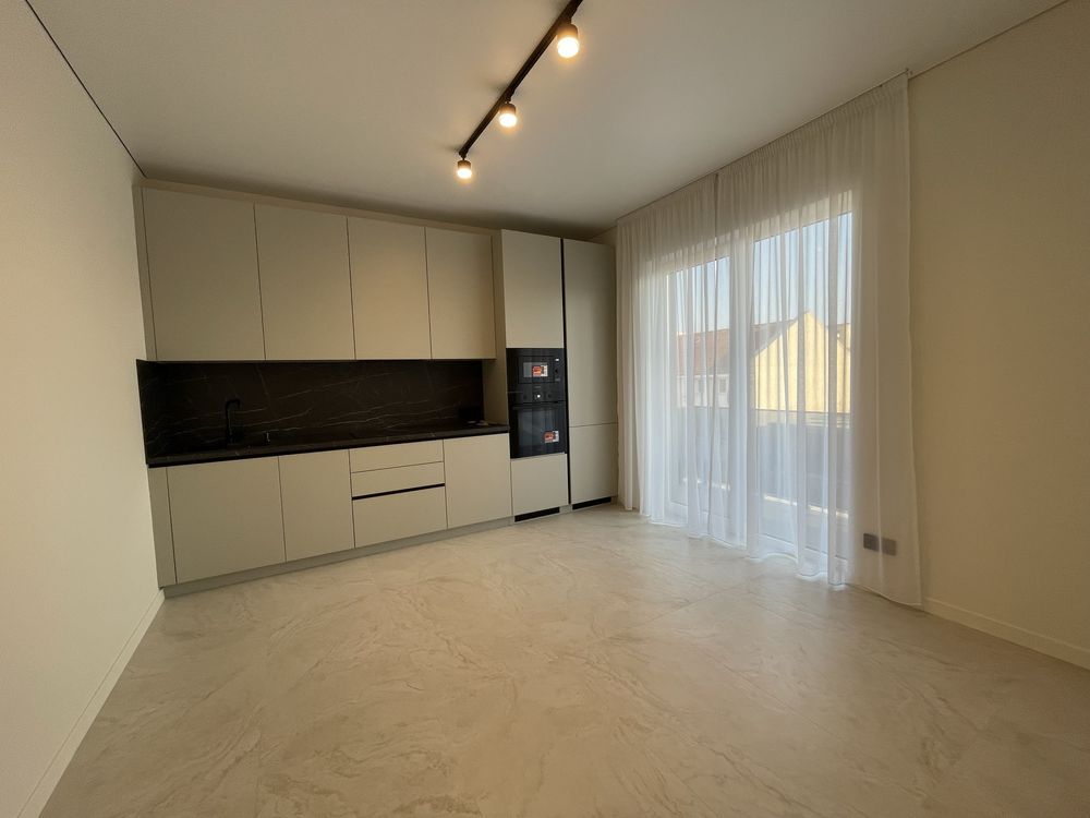 Продаж 2 км новобудови в центрі