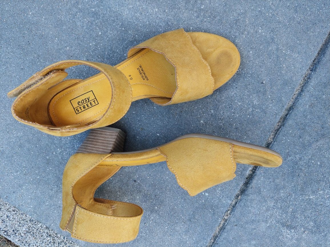 Sandałki żółte r.39 niewielki obcas