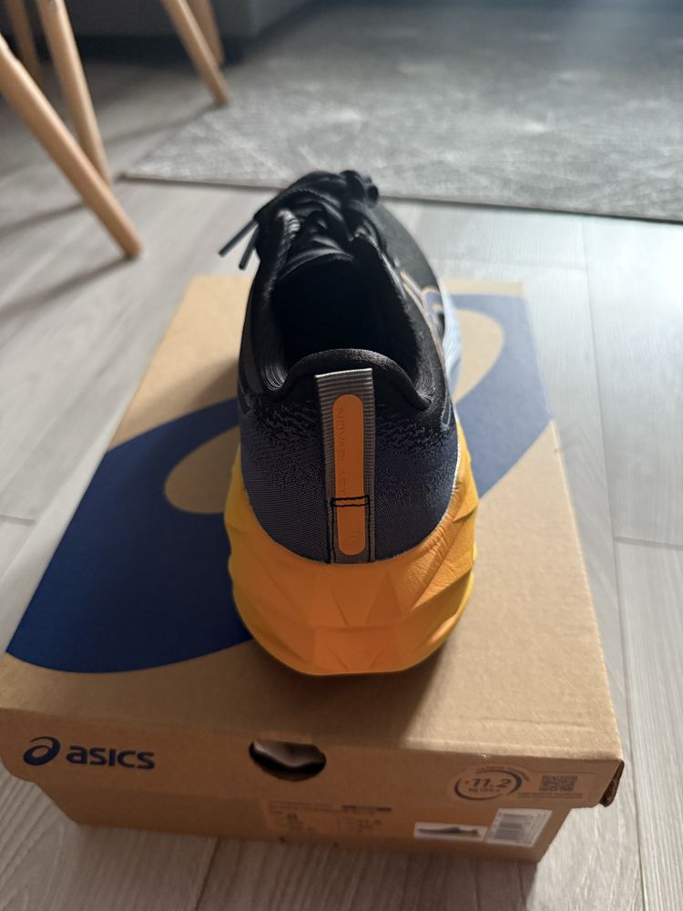 Asics Novablast 4