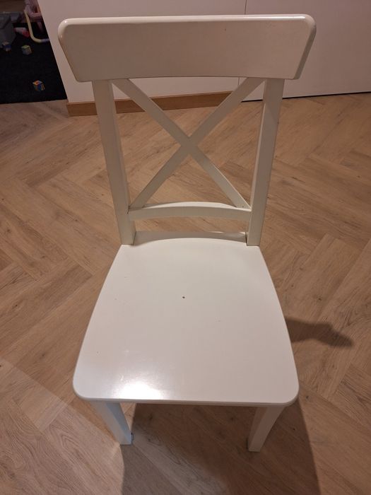 Drewniany stół i krzesła Ikea rosentrop