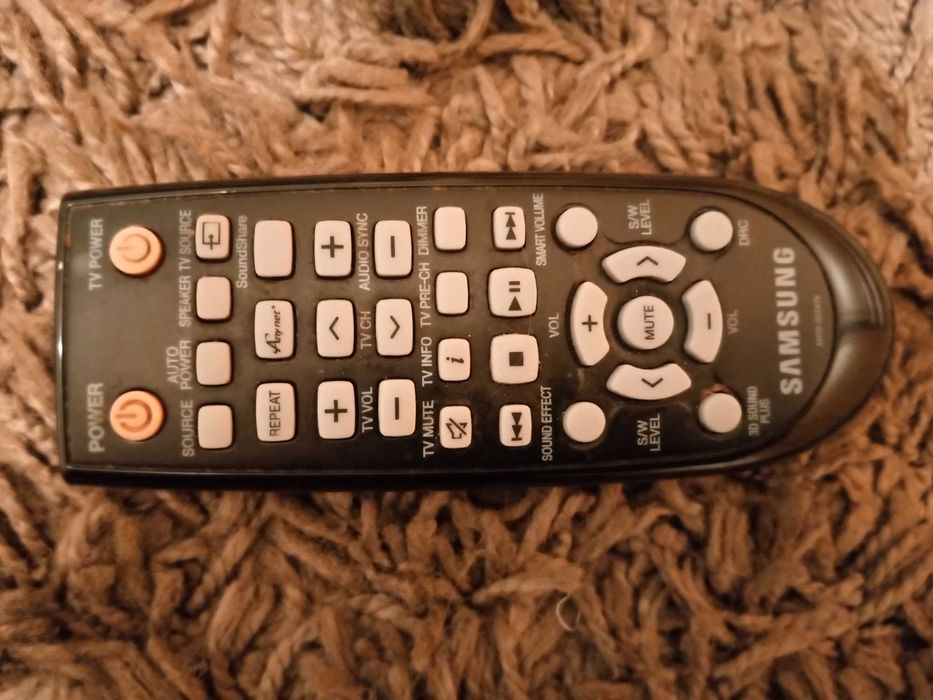 Oryginalny pilot do soundbara Samsung