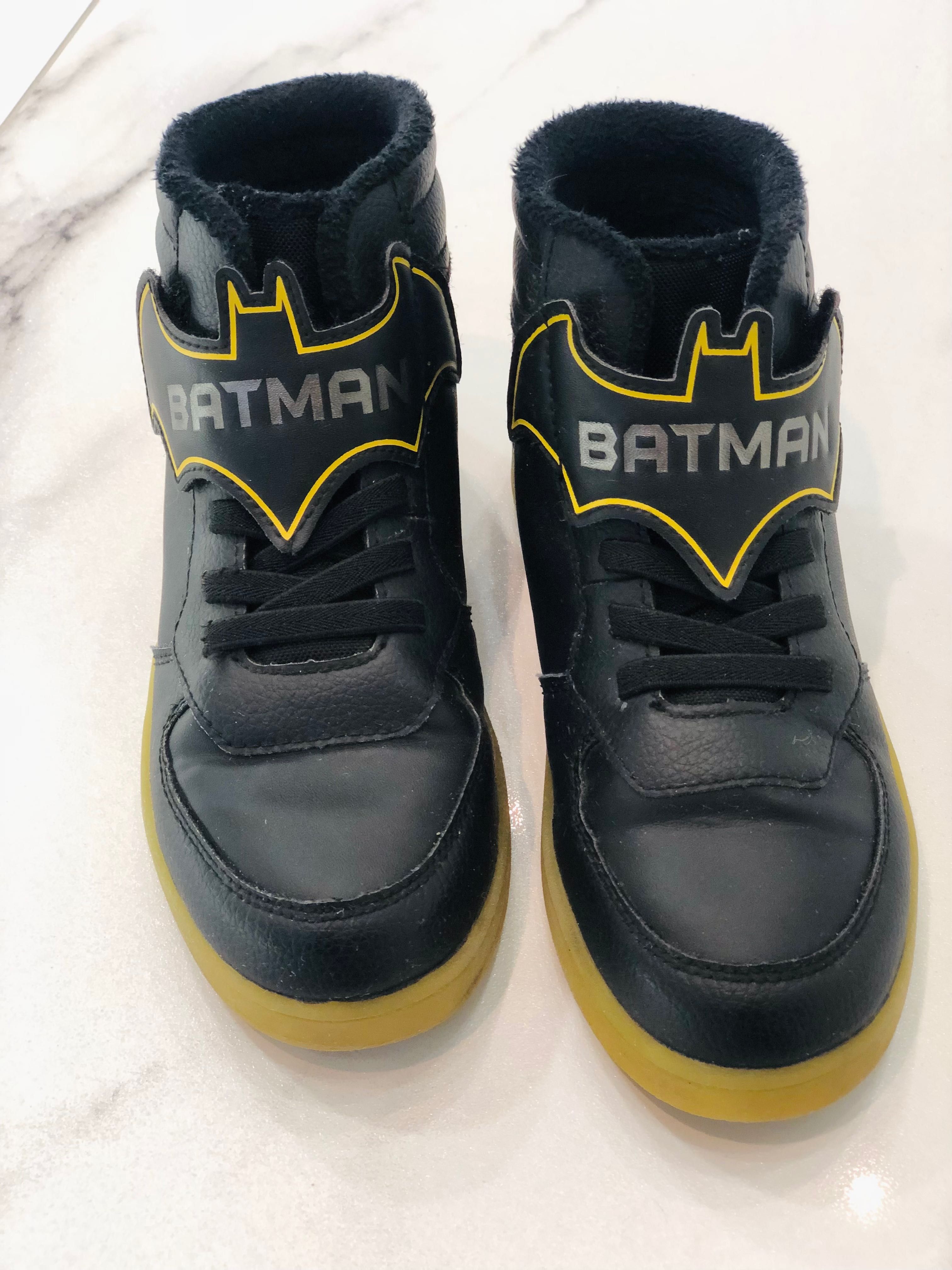 Buty sportowe Batman, diody H&M, 31