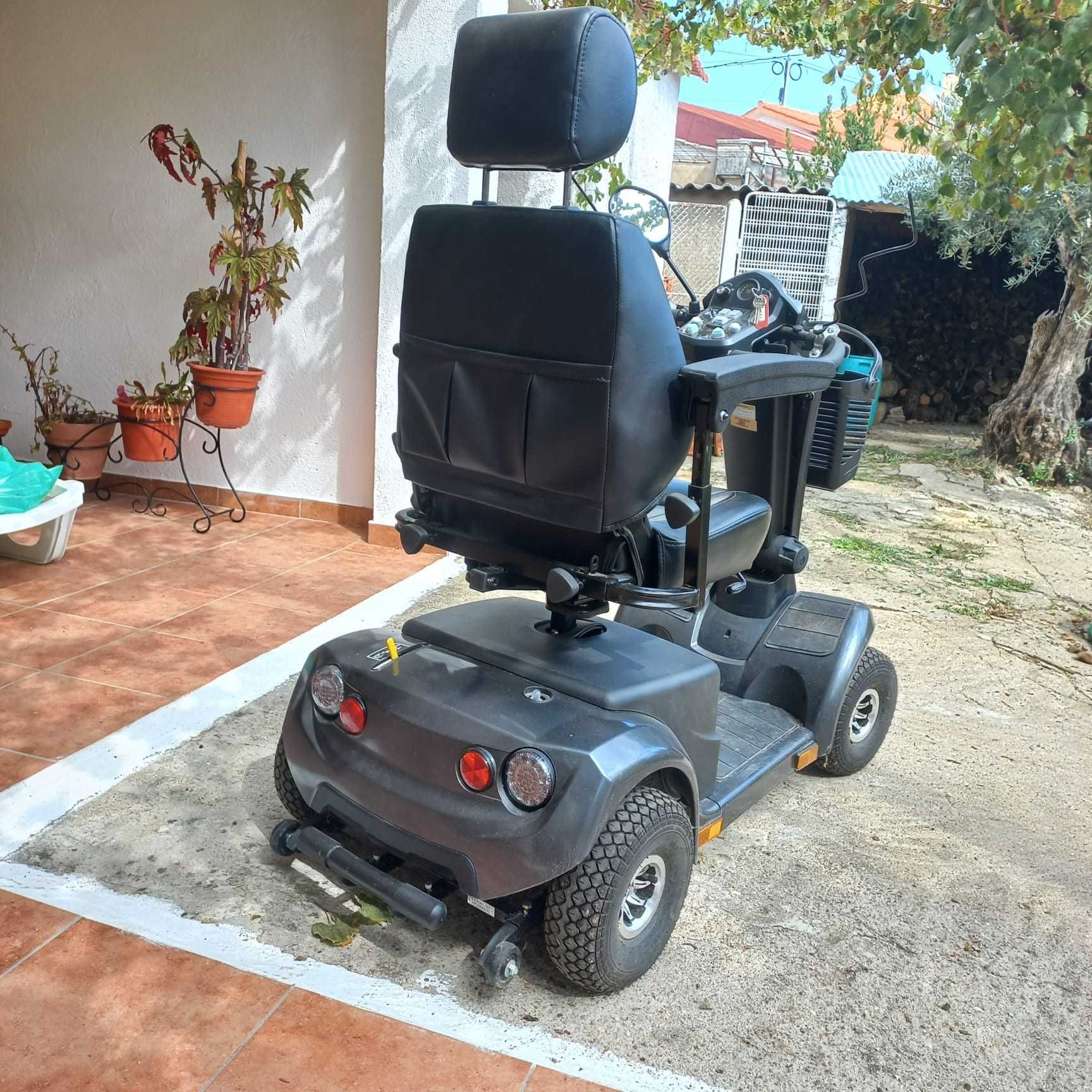 Scotter eléctrica de mobilidade Stannah Mopi
