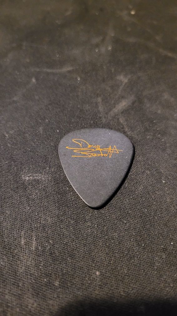 Kostka gitarowa Saxon z koncertu