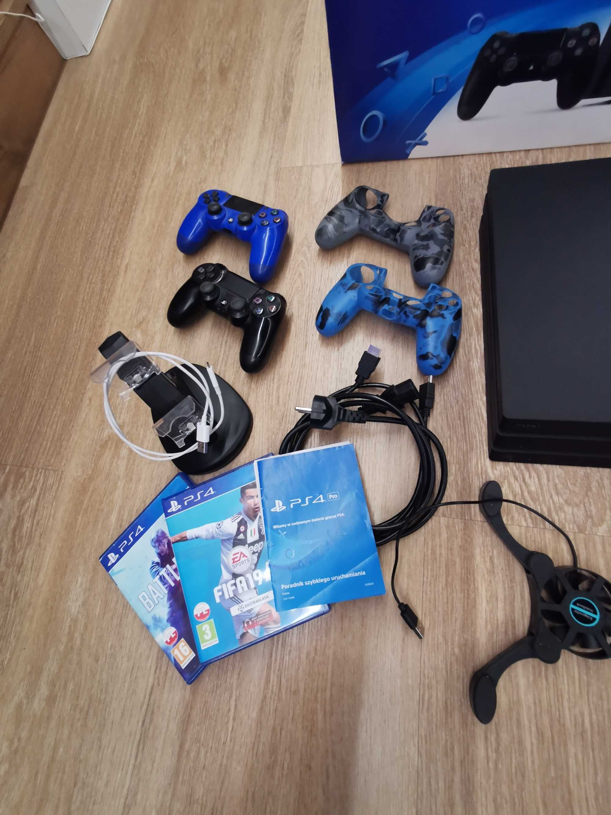 Konsola PS 4 pro+ 2xpad+gry