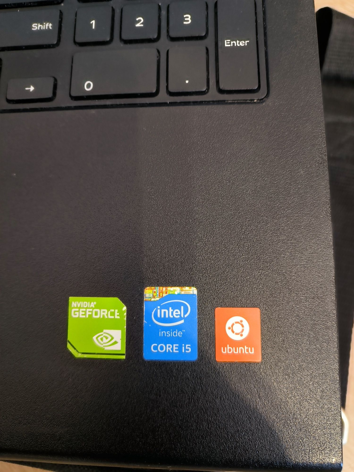 Dell Inspiron 15 / SSD / GeForce / Win 10 / INTEL i5