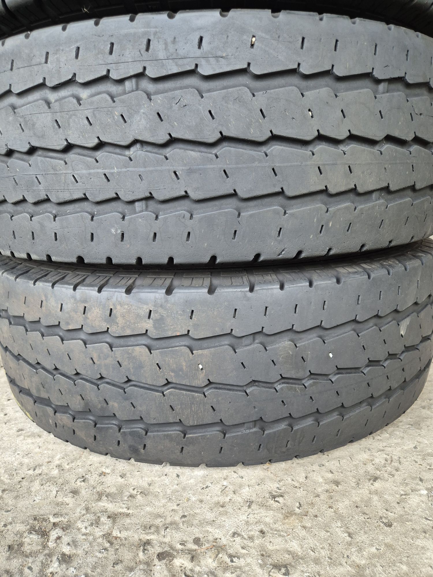 Шини 215/70/15С, Continental