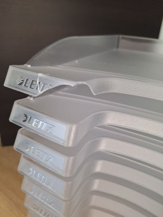 Zestaw 8 płaskich koszy na listy Leitz Plus, przezroczysty, A4 kuwety