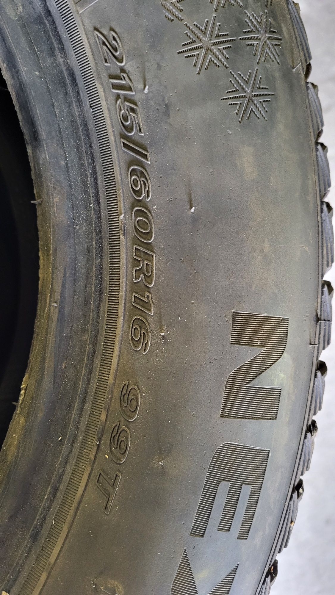 Автомобільна гума Nexen Winguard Ice Plus 215/60 R16