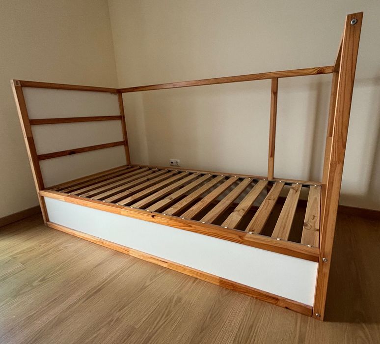 Cama reversível Ikea
