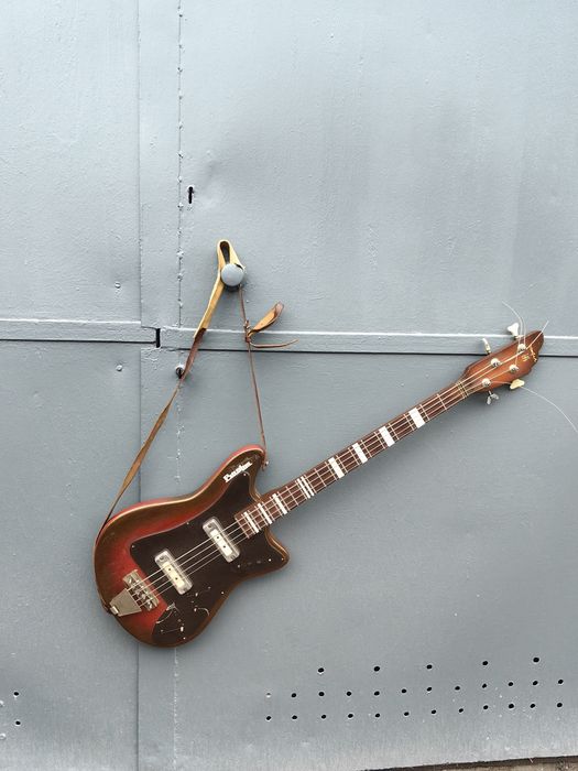 Gitara Basowa Baston delfi