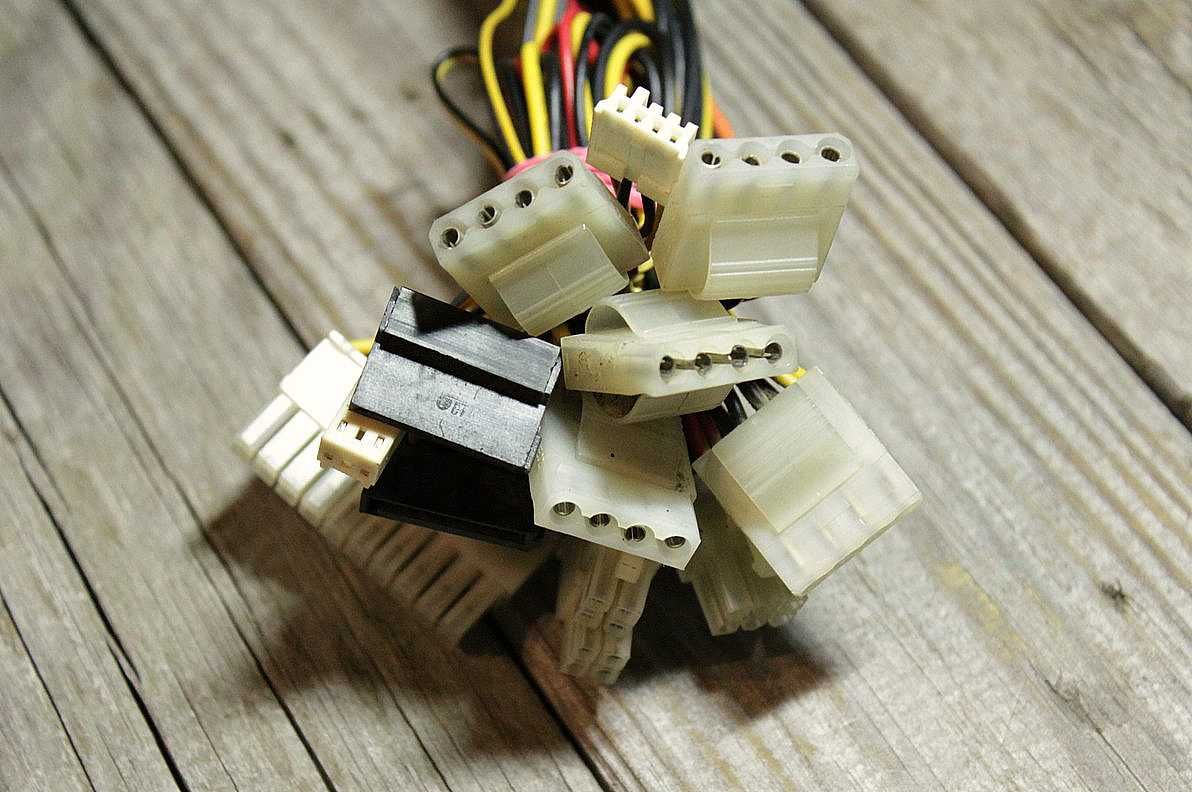 Блок Питания SIRTEC HIGH POWER 460W MODEL: HPC-460-P12S (ATX12V2.2)
