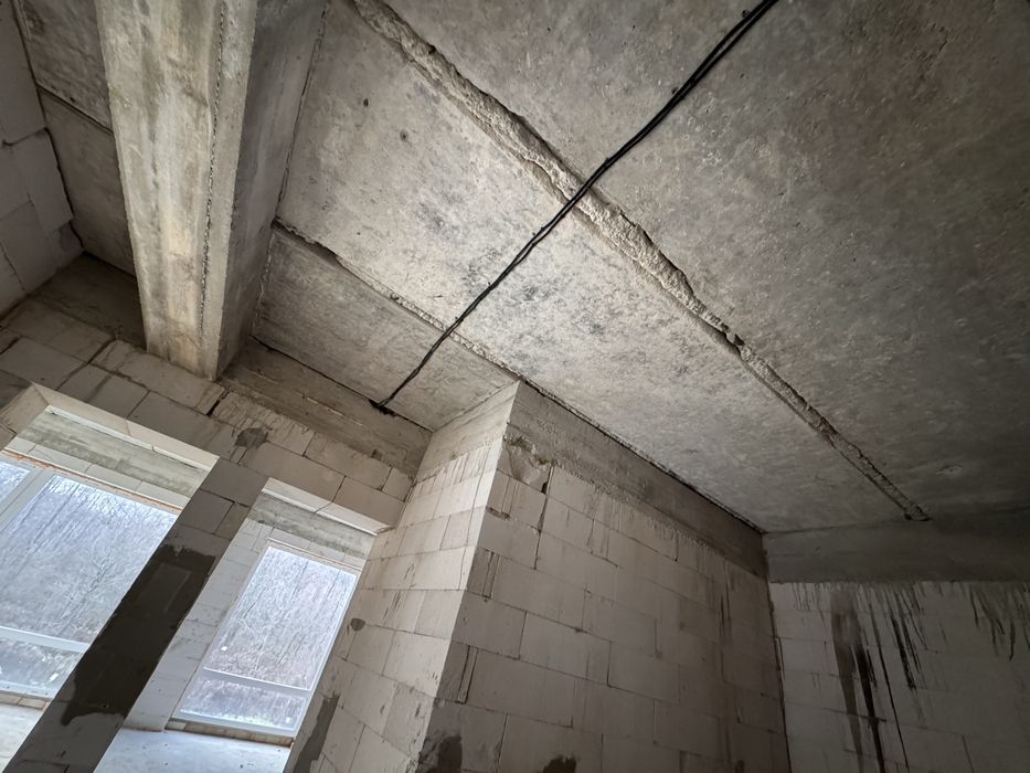 Новий будинок в передмісті