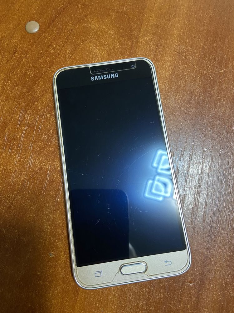 Samsung j3  (2016)  добрий стан