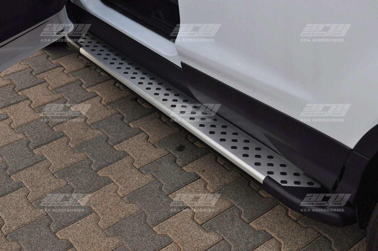 ORUROWANIE STOPNIE PÓŁKA CHEVROLET CAPTIVA 12-18 SREBRNE