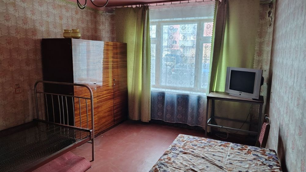 Продається двокімнатна квартира в місті Пирятин