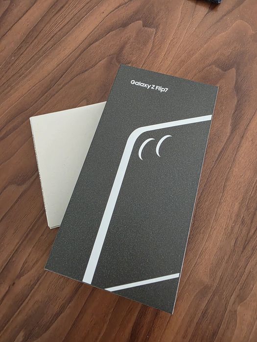 Samsung Z Flip 7 512GB, 256 NOVO/SELADO. Troca/retoma. Fatura,garantia
