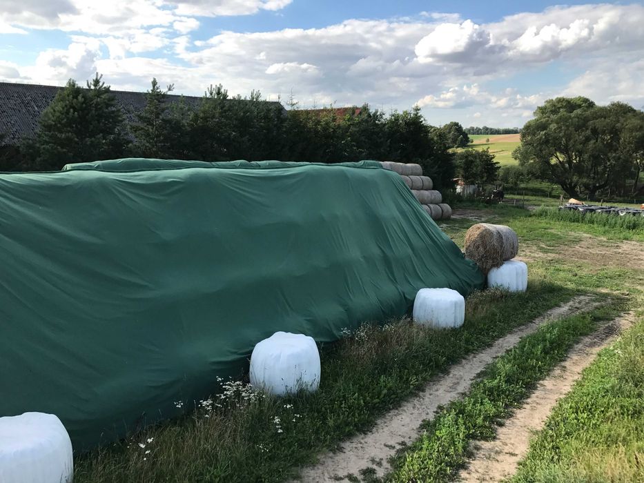 Fliz, agrowłóknina, włóknina sposób na przechowywanie bel siana, słomy