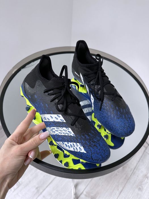 Мощные крутые бутсы с чулком дитячі бутси  Adidas Predator Freak