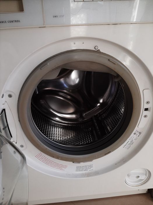 Eletrodomésticos  máquina lavar roupa