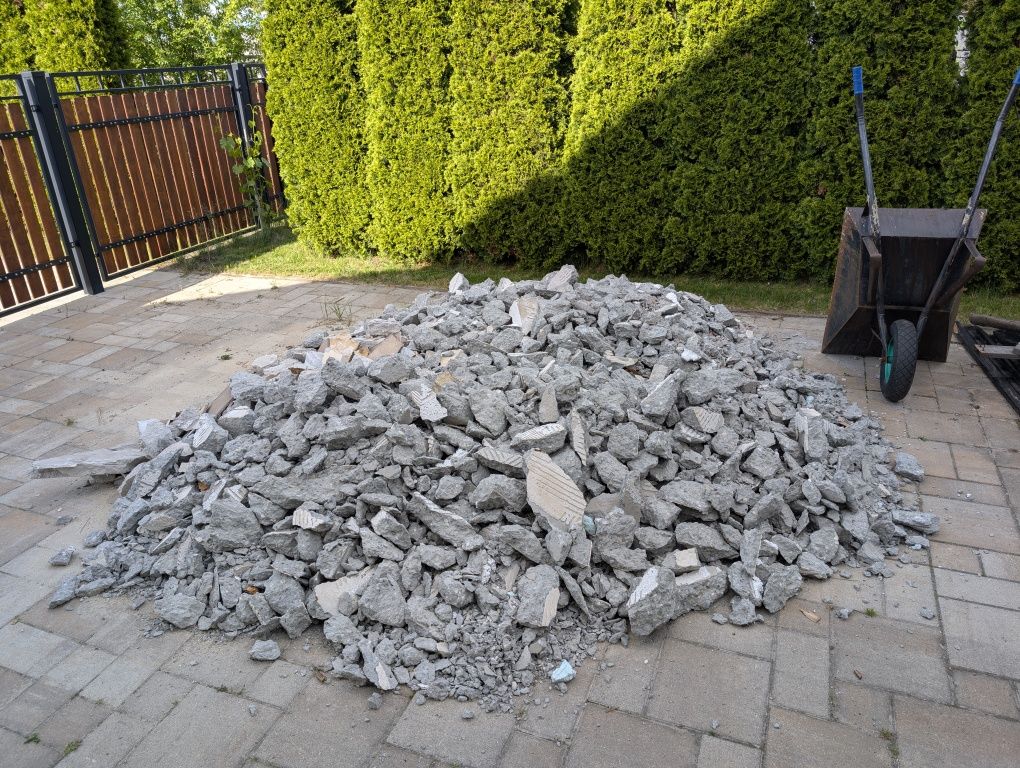Oddam gruz betonowy że stropu
