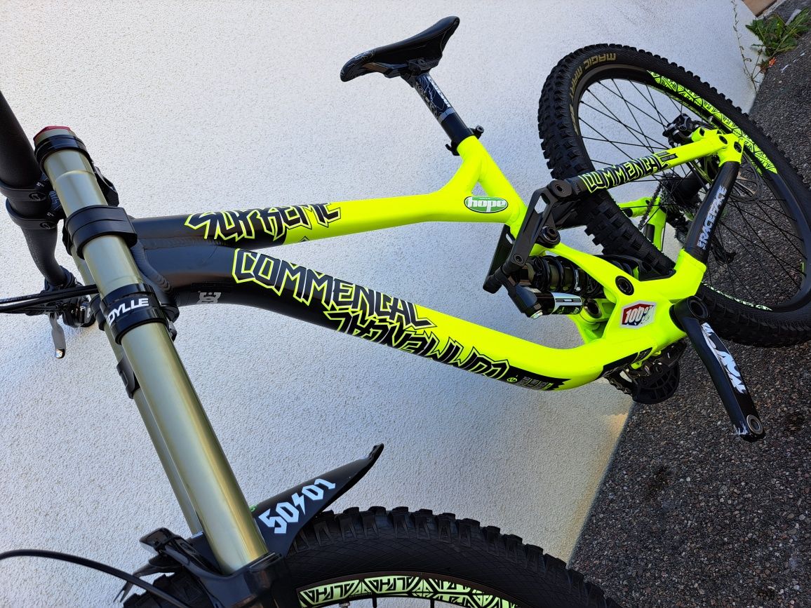 Commencal Supreme  V3    2017  AL     27.5    L