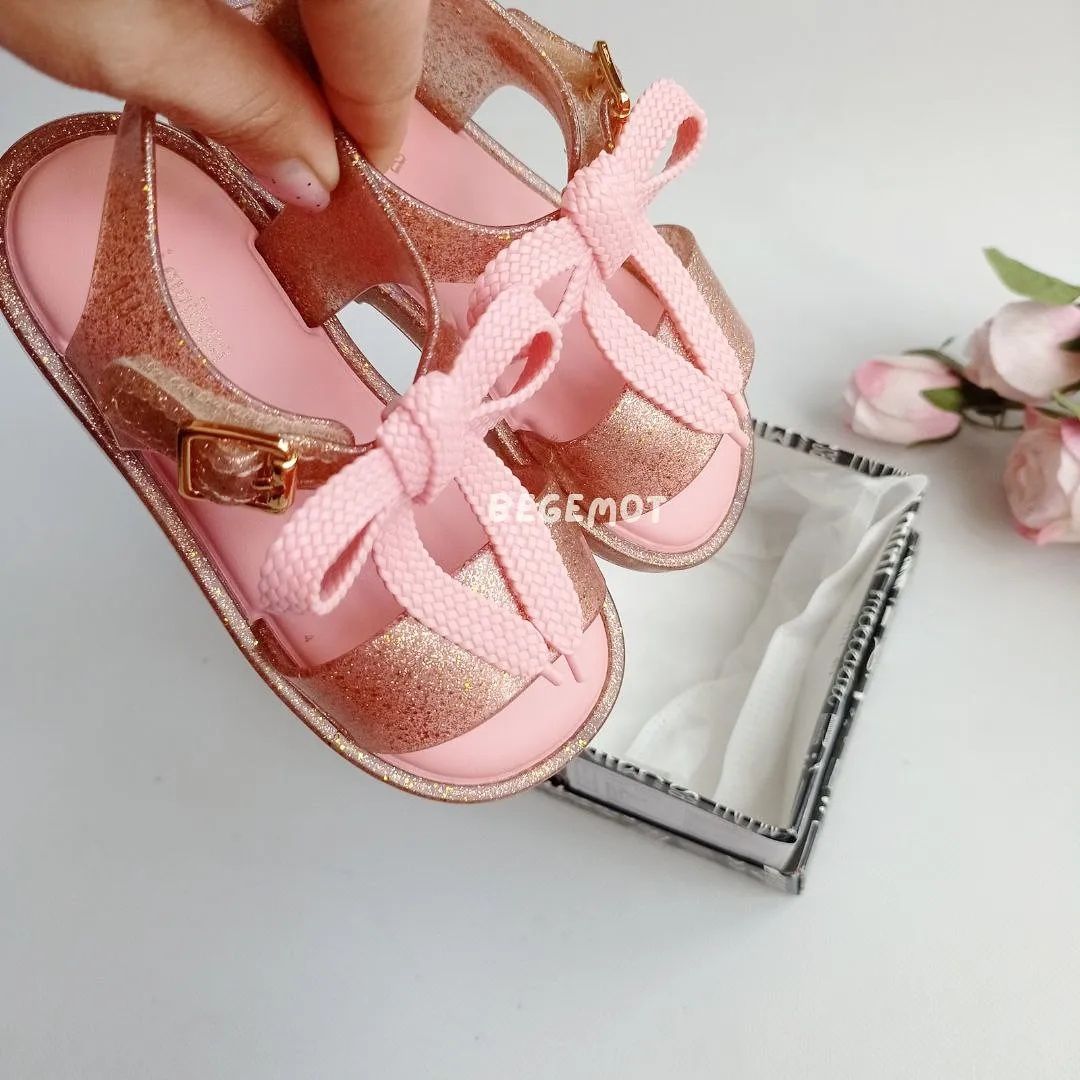 Дитячі сандалі на дівчинку mini melissa  25 26