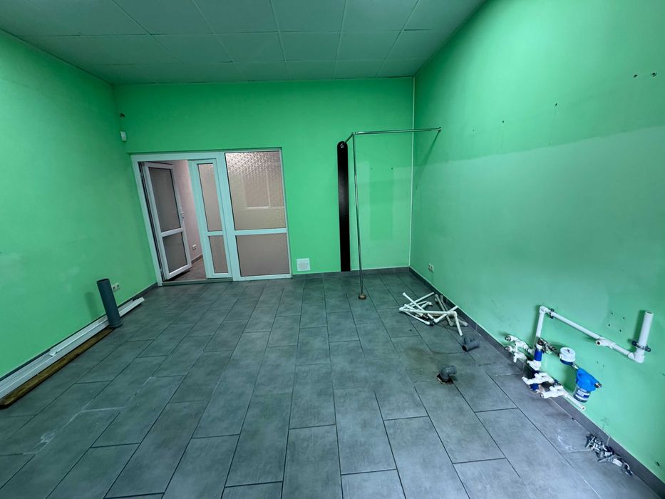 Приміщення в центральній частині, перетин вул. Грушевського-Надпільна