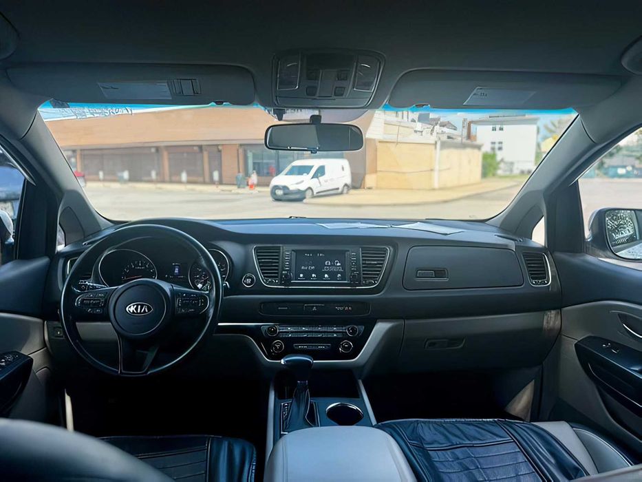 Kia Sedona      2019