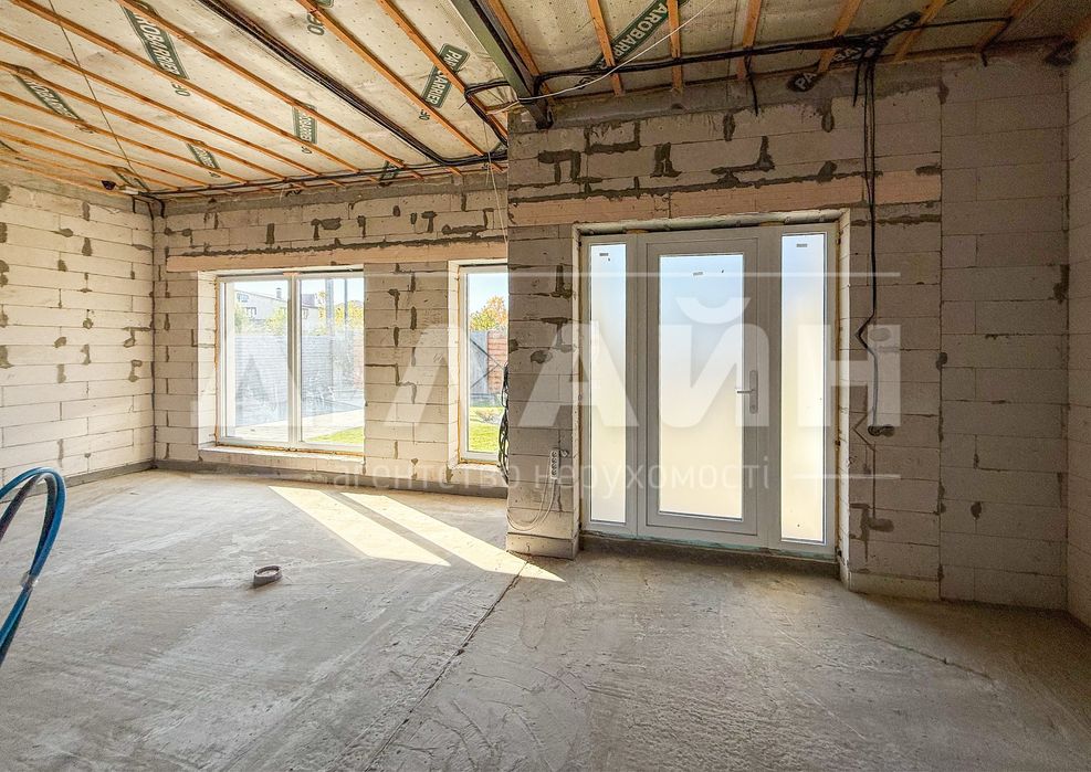 Новий казковий будиночок в гарному районі