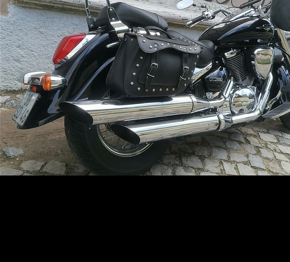 Suzuki intruder C 800